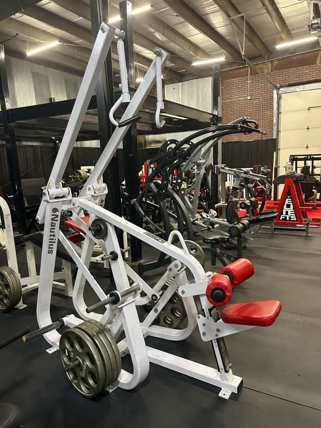 Lat Pulldown Machine